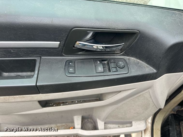 image for item ER4992 2010 Dodge Grand Caravan SE van