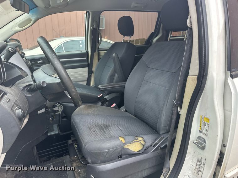 image for item ER4992 2010 Dodge Grand Caravan SE van