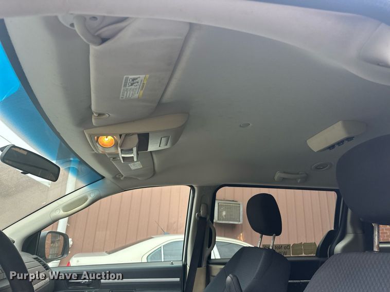 image for item ER4992 2010 Dodge Grand Caravan SE van