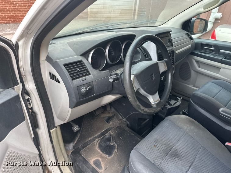 image for item ER4992 2010 Dodge Grand Caravan SE van