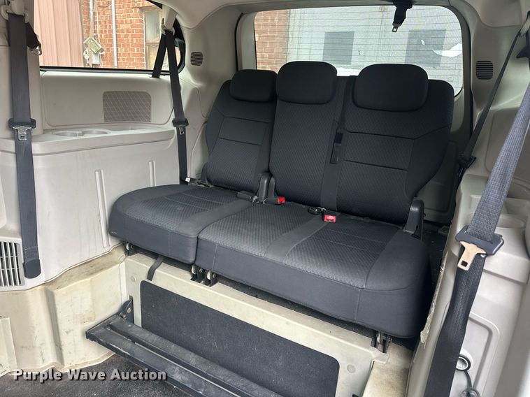 image for item ER4992 2010 Dodge Grand Caravan SE van