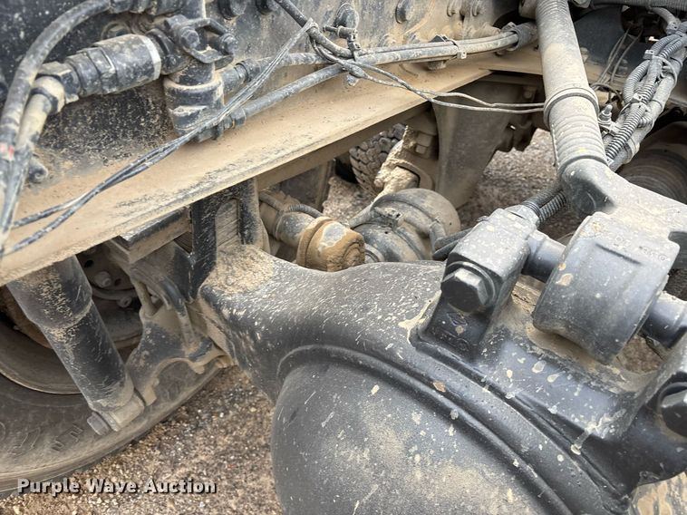 image for item EY9901 2002 Freightliner FLD semi truck