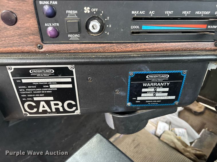 image for item EY9901 2002 Freightliner FLD semi truck