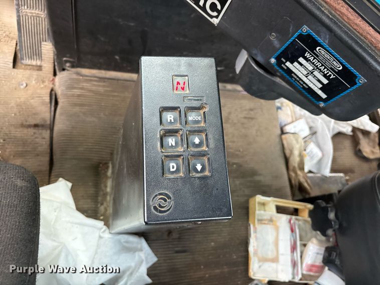 image for item EY9901 2002 Freightliner FLD semi truck