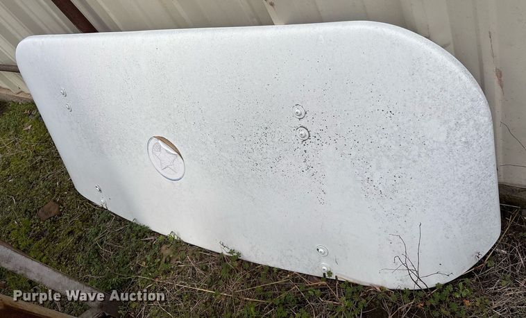 image for item EY9901 2002 Freightliner FLD semi truck