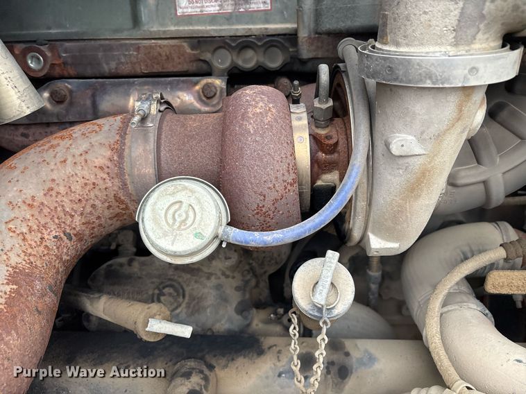 image for item EY9901 2002 Freightliner FLD semi truck