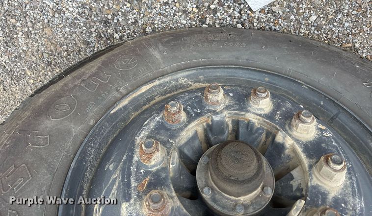 image for item EY9901 2002 Freightliner FLD semi truck