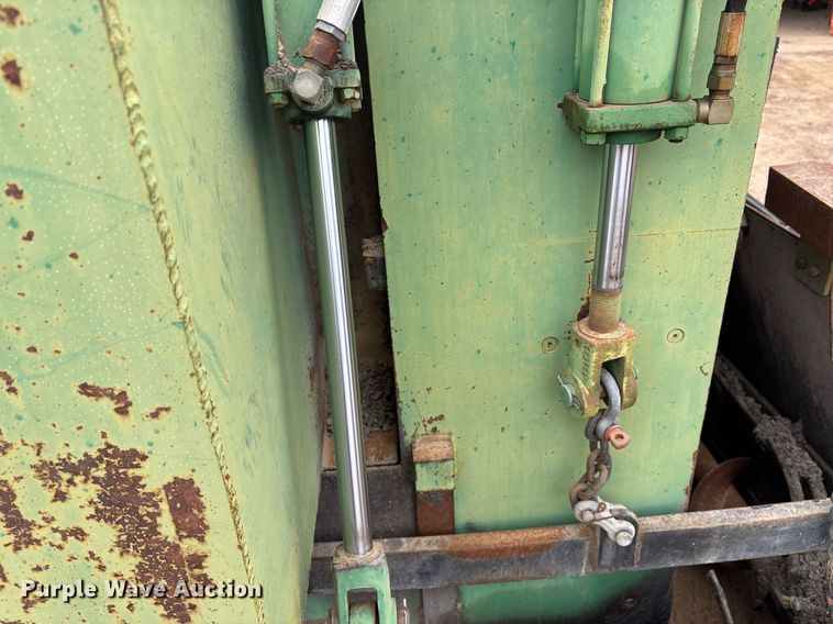 image for item EY9922 1995 Neal DM6500 paver