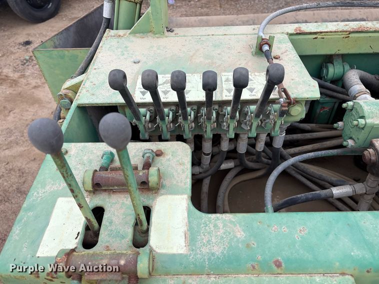 image for item EY9922 1995 Neal DM6500 paver