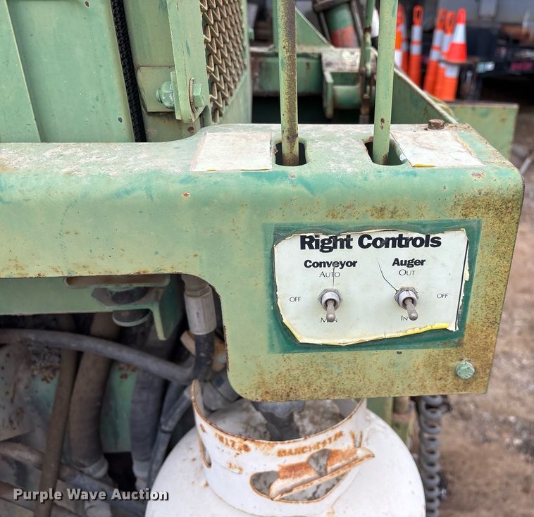 image for item EY9922 1995 Neal DM6500 paver