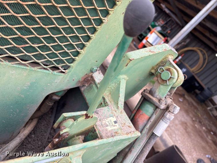 image for item EY9922 1995 Neal DM6500 paver