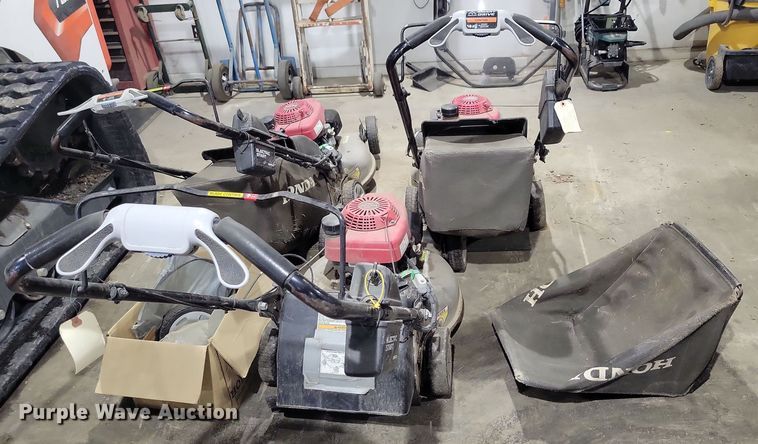 image for item NB9825 (3) Honda push mowers