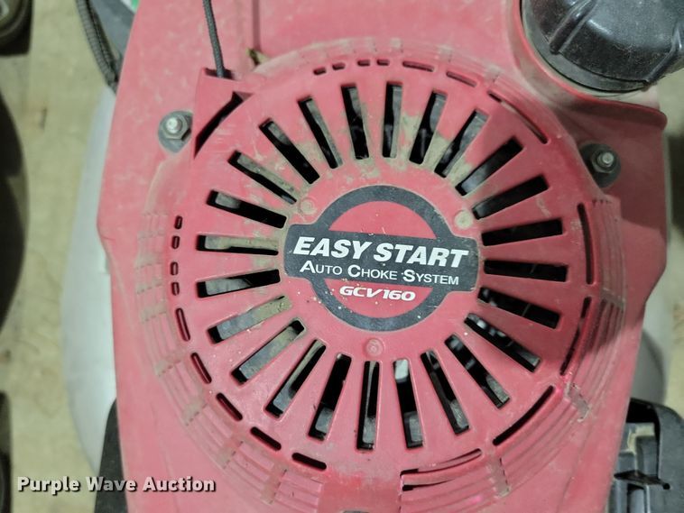 image for item NB9825 (3) Honda push mowers