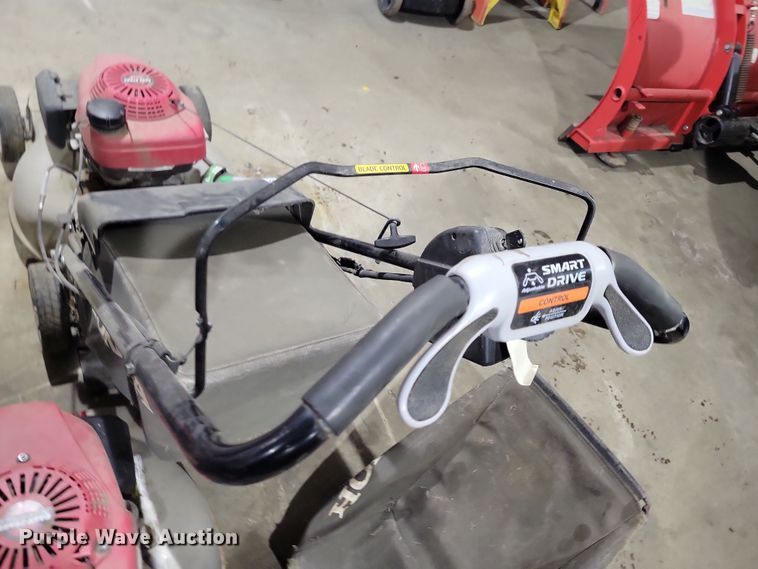 image for item NB9825 (3) Honda push mowers