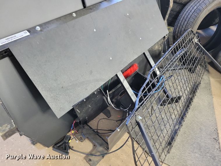 image for item NB9828 Police vehicle parts and accessories