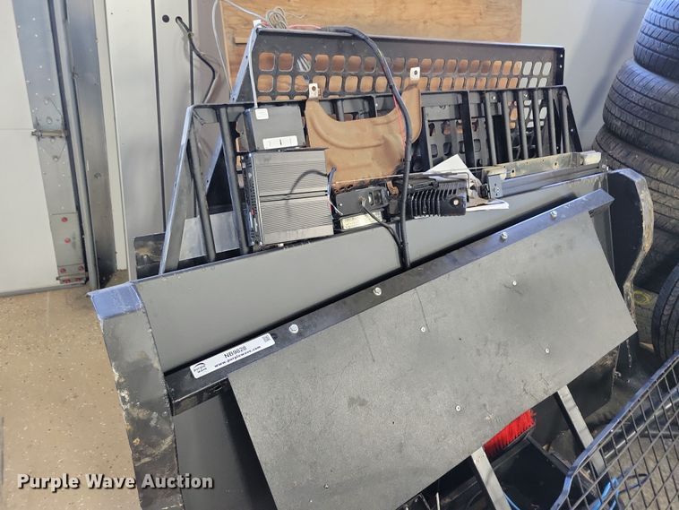 image for item NB9828 Police vehicle parts and accessories