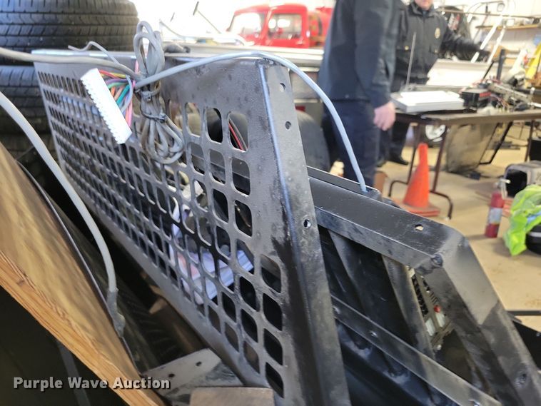 image for item NB9828 Police vehicle parts and accessories