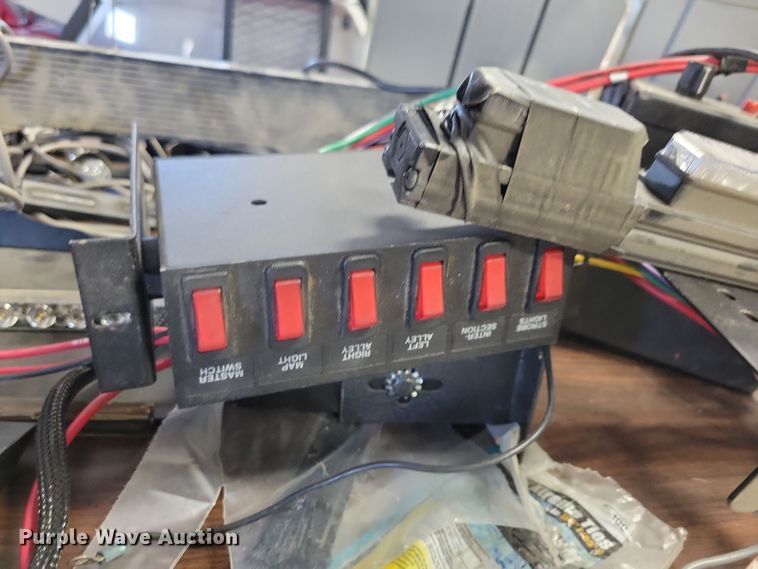 image for item NB9829 Police vehicle parts and accessories