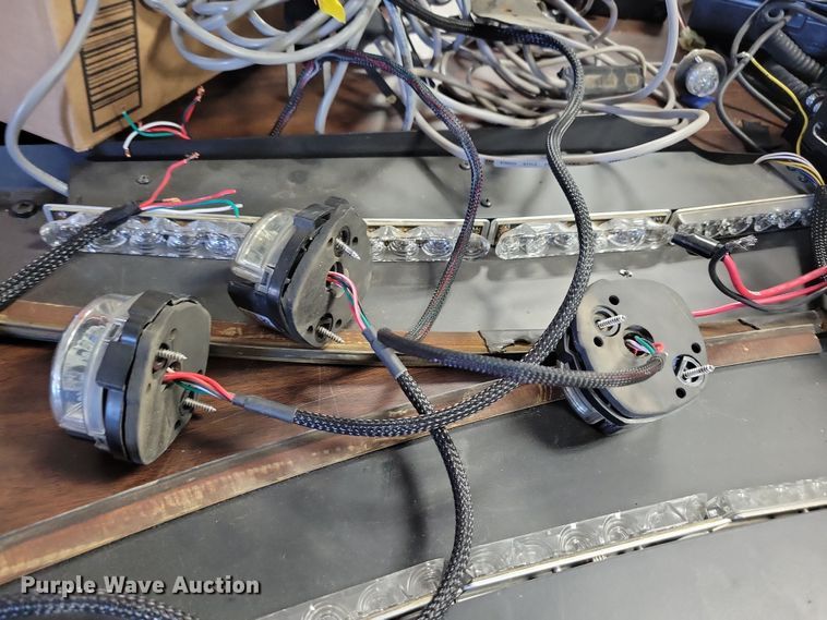 image for item NB9829 Police vehicle parts and accessories