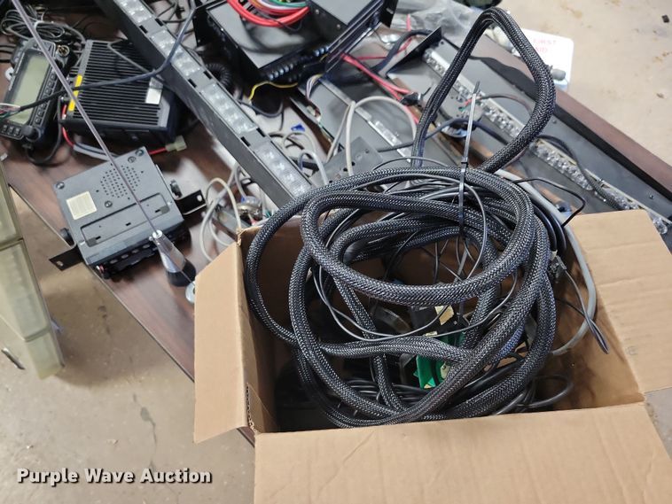 image for item NB9829 Police vehicle parts and accessories