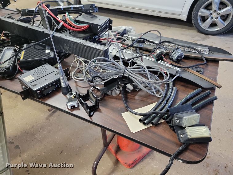 image for item NB9829 Police vehicle parts and accessories