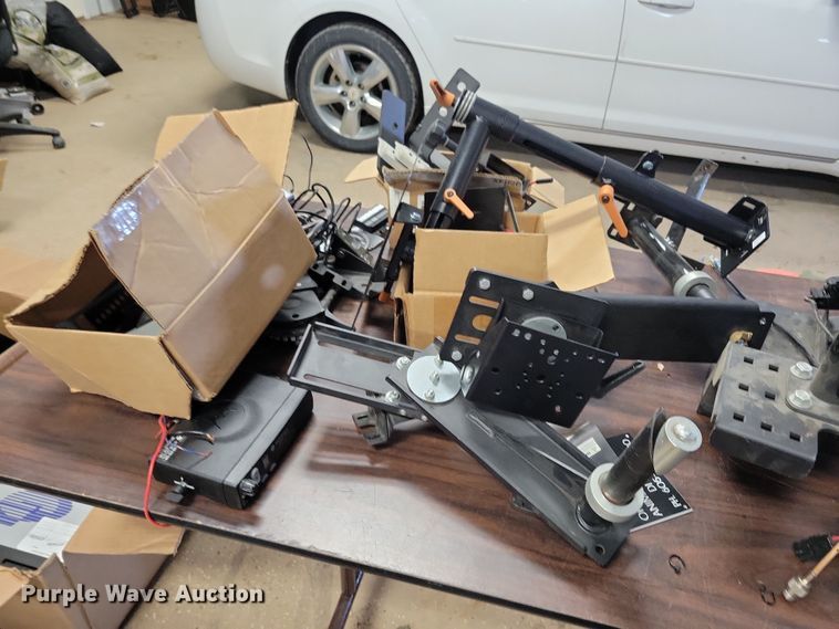 image for item NB9829 Police vehicle parts and accessories