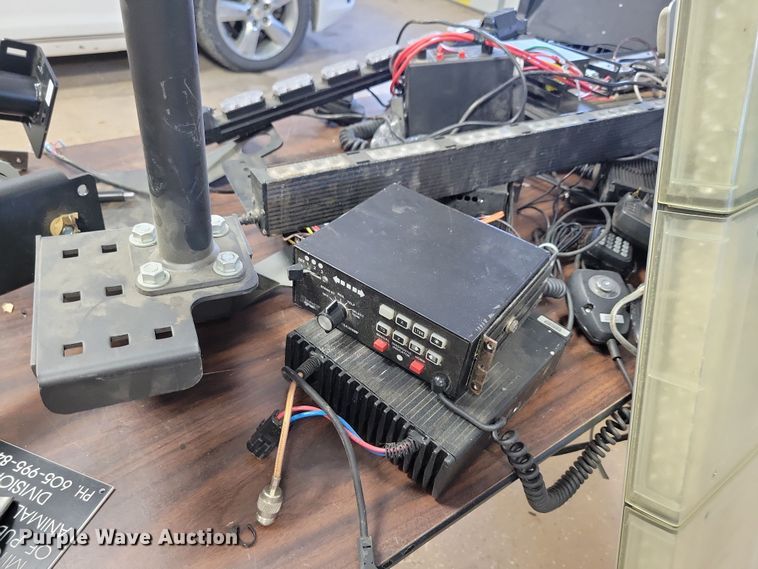 image for item NB9829 Police vehicle parts and accessories