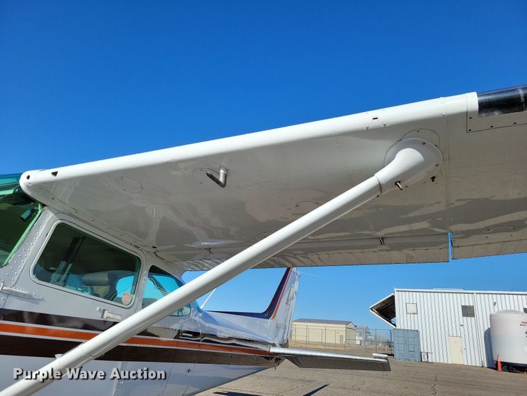 image for item NB9846 1982 Cessna 172P Skyhawk II airplane