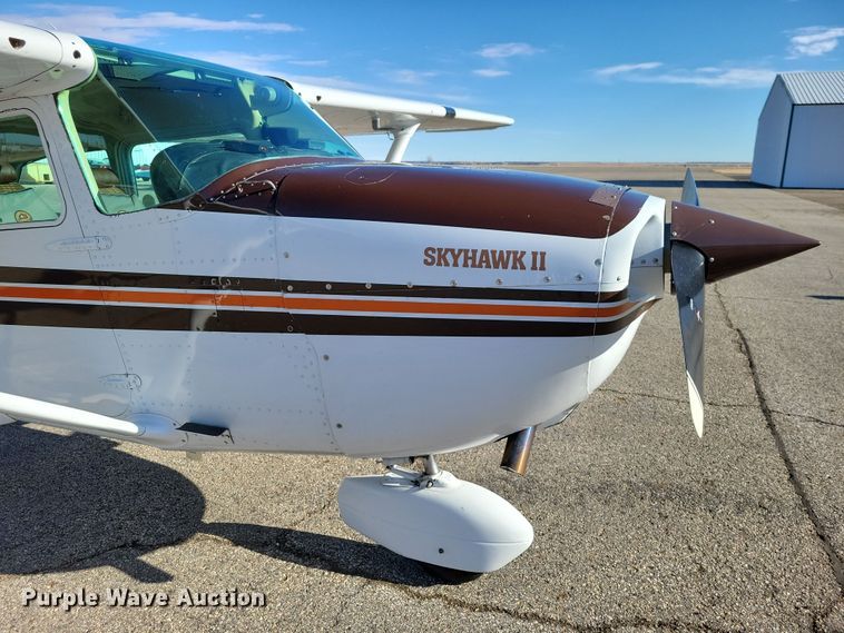 1982 Cessna 172P Skyhawk II airplane in Pierre, SD | Item
