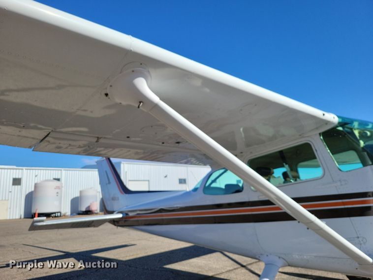 image for item NB9846 1982 Cessna 172P Skyhawk II airplane
