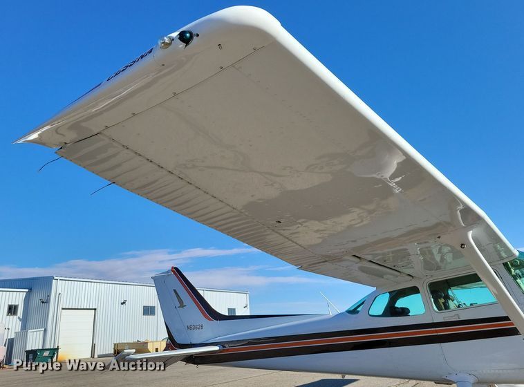 image for item NB9846 1982 Cessna 172P Skyhawk II airplane