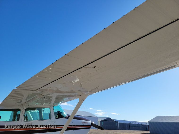 image for item NB9846 1982 Cessna 172P Skyhawk II airplane