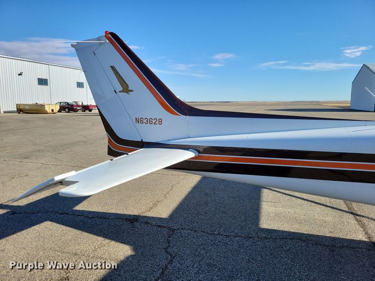 image for item NB9846 1982 Cessna 172P Skyhawk II airplane