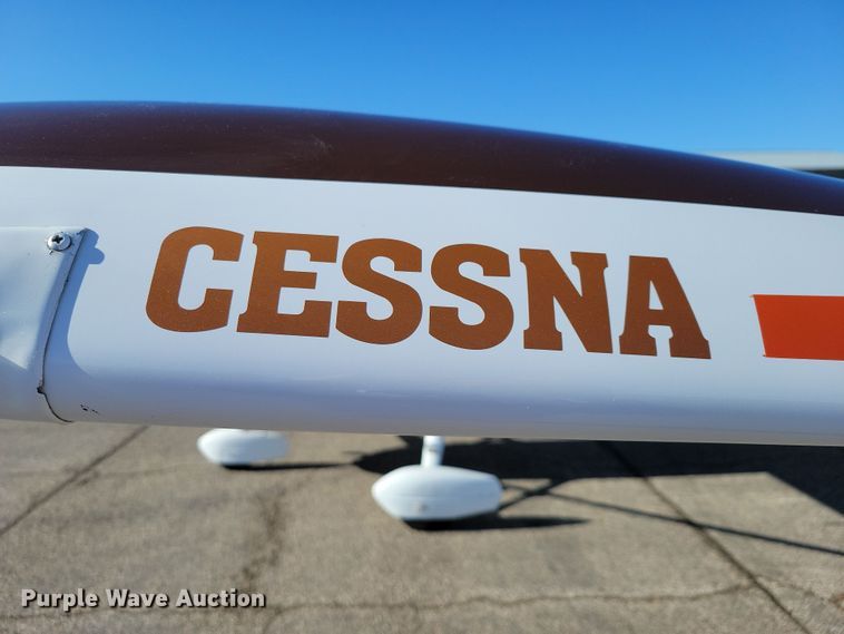 image for item NB9846 1982 Cessna 172P Skyhawk II airplane