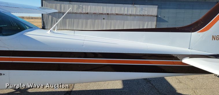 image for item NB9846 1982 Cessna 172P Skyhawk II airplane