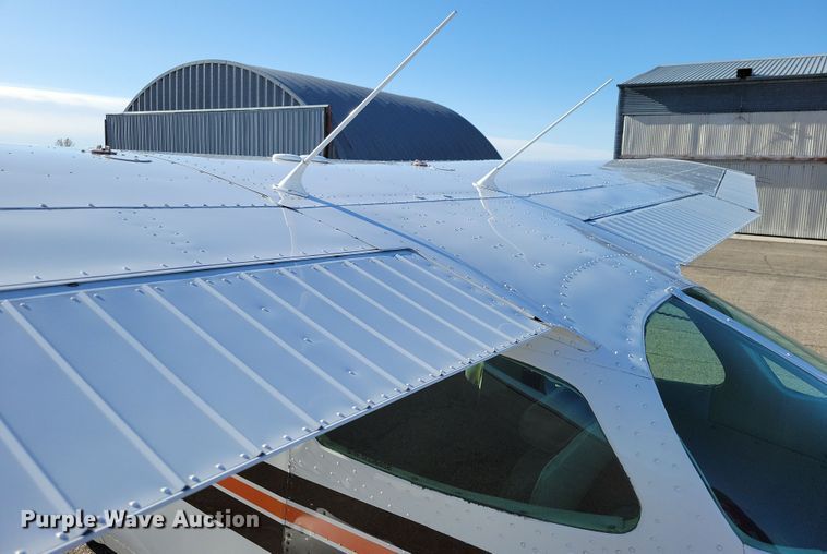 image for item NB9846 1982 Cessna 172P Skyhawk II airplane