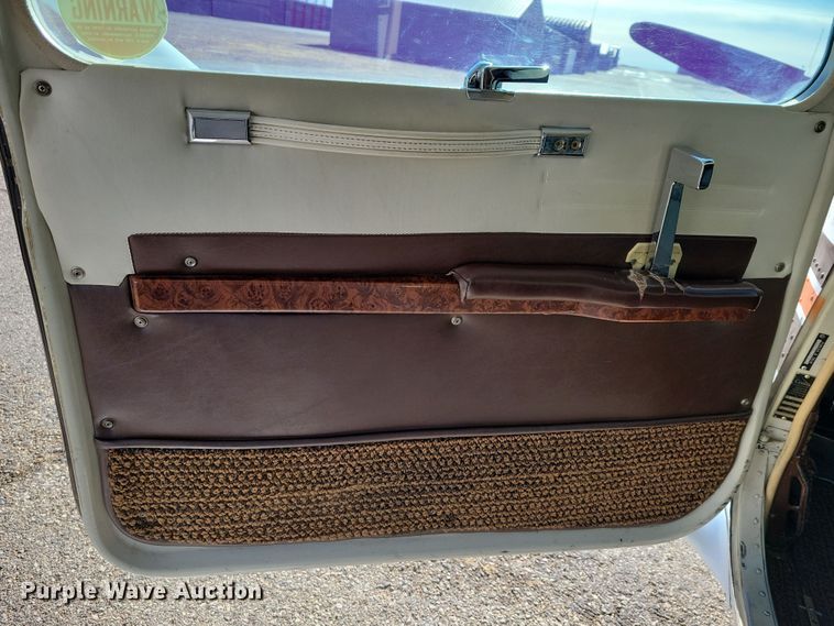 image for item NB9846 1982 Cessna 172P Skyhawk II airplane