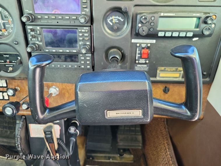 image for item NB9846 1982 Cessna 172P Skyhawk II airplane