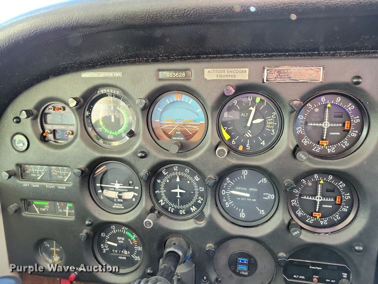 image for item NB9846 1982 Cessna 172P Skyhawk II airplane