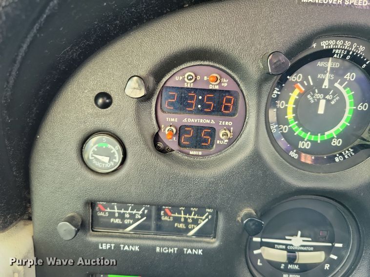 image for item NB9846 1982 Cessna 172P Skyhawk II airplane