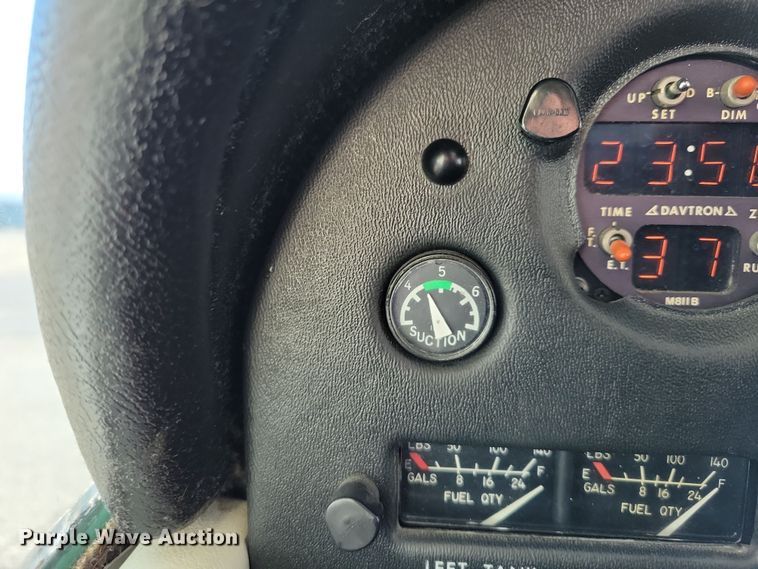 image for item NB9846 1982 Cessna 172P Skyhawk II airplane