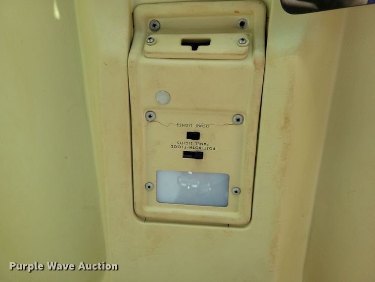 image for item NB9846 1982 Cessna 172P Skyhawk II airplane