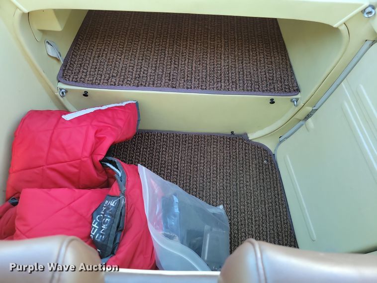 image for item NB9846 1982 Cessna 172P Skyhawk II airplane