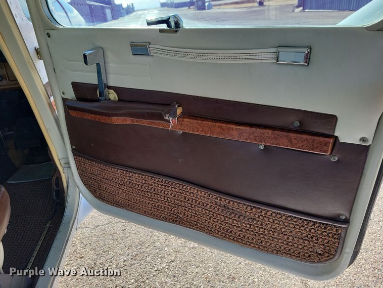 image for item NB9846 1982 Cessna 172P Skyhawk II airplane