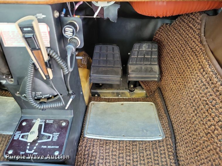 image for item NB9846 1982 Cessna 172P Skyhawk II airplane