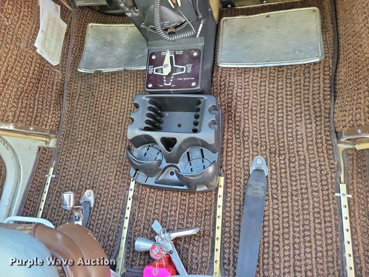 image for item NB9846 1982 Cessna 172P Skyhawk II airplane