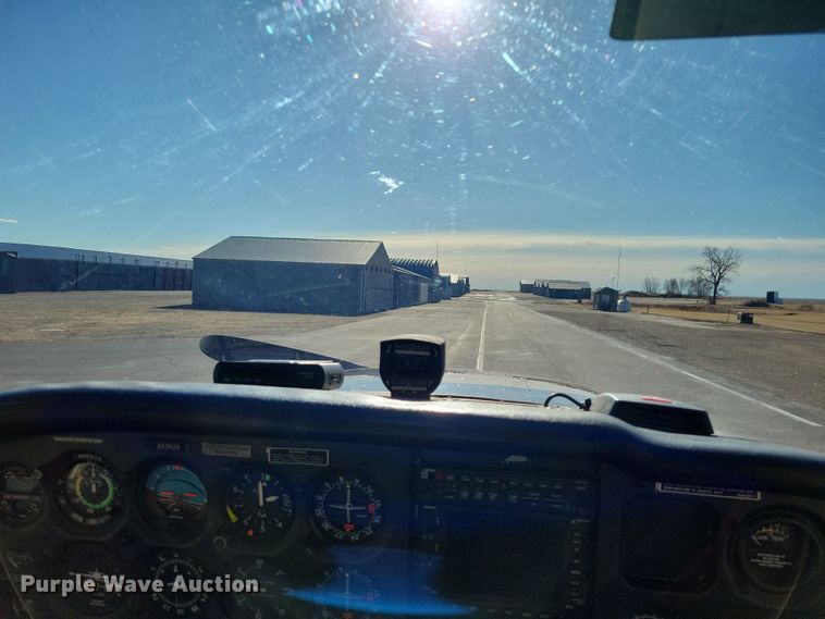 image for item NB9846 1982 Cessna 172P Skyhawk II airplane