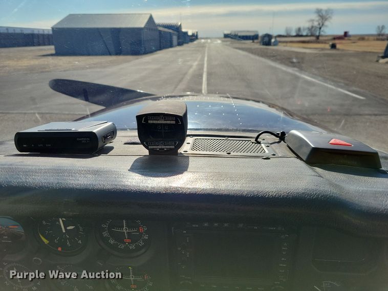 image for item NB9846 1982 Cessna 172P Skyhawk II airplane