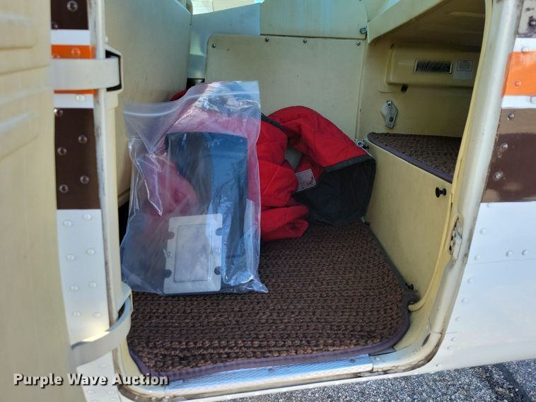 image for item NB9846 1982 Cessna 172P Skyhawk II airplane