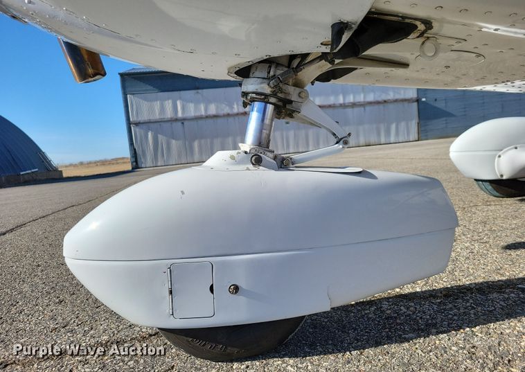 image for item NB9846 1982 Cessna 172P Skyhawk II airplane